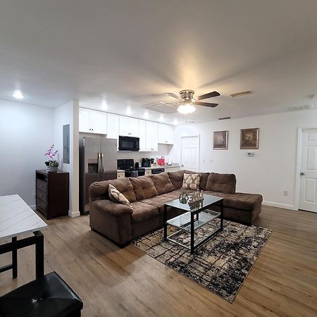 One Room In A Renovated Duplex House Near Fsu 탤러해시 외부 사진