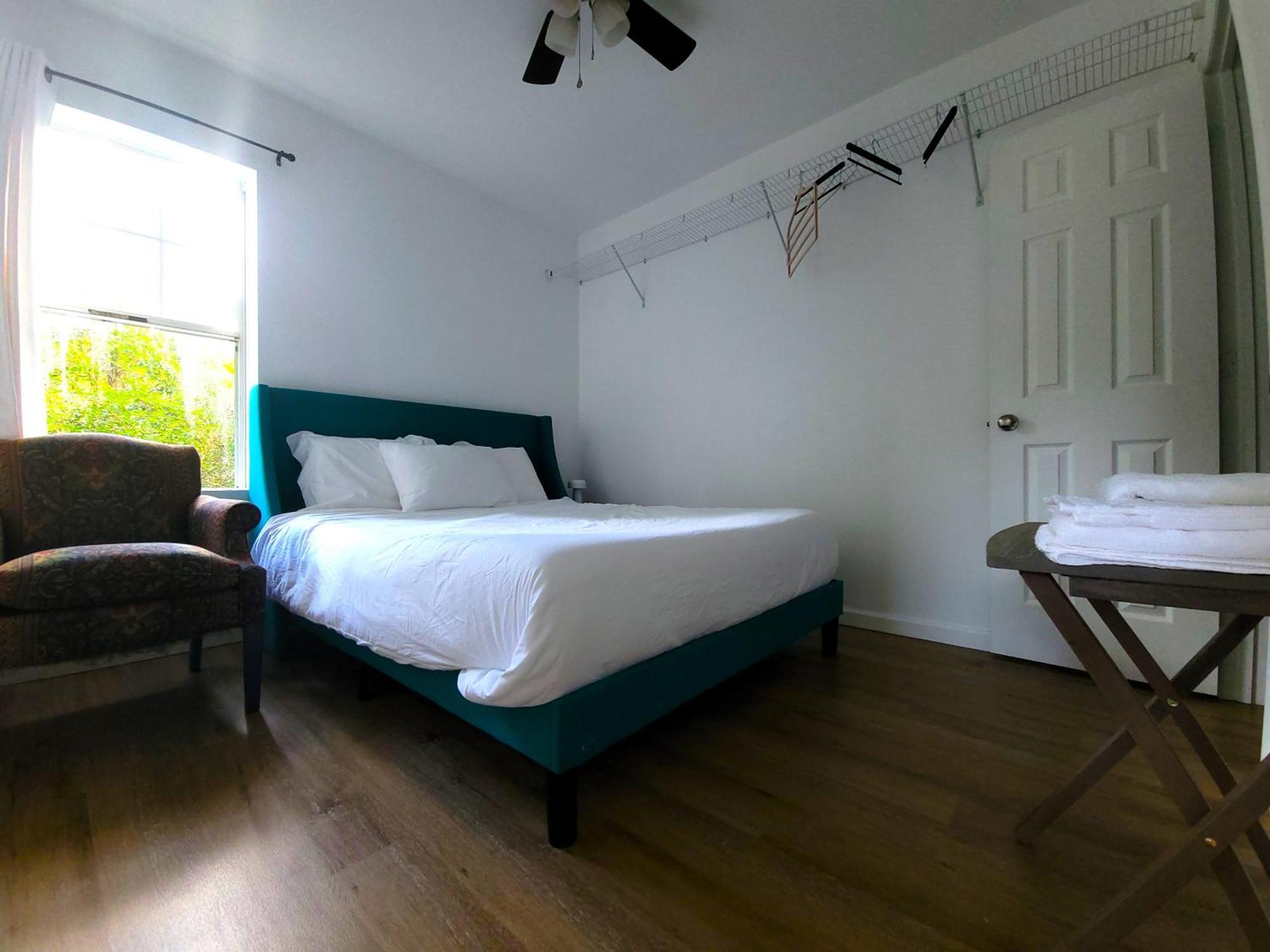 One Room In A Renovated Duplex House Near Fsu 탤러해시 외부 사진