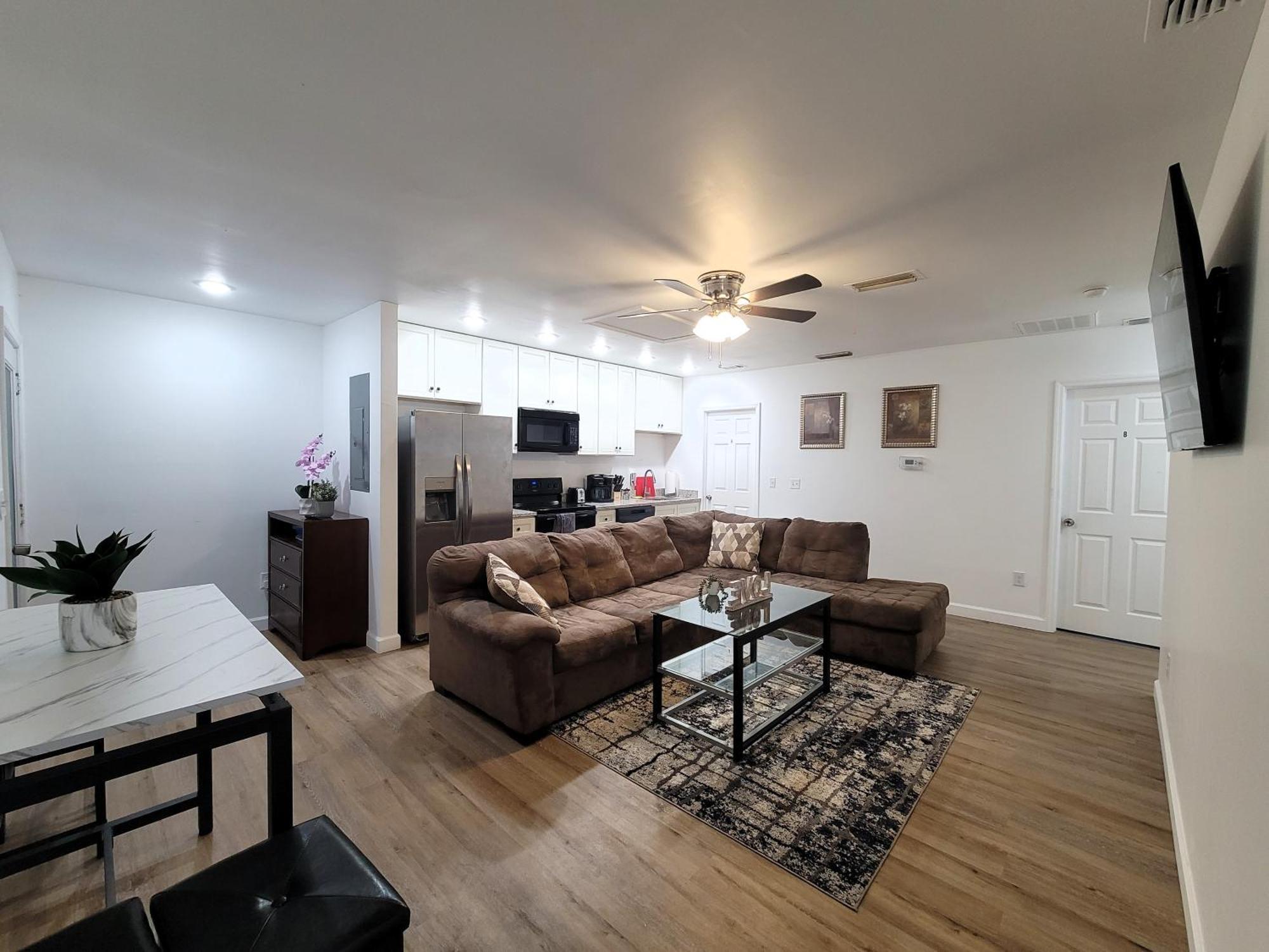 One Room In A Renovated Duplex House Near Fsu 탤러해시 외부 사진